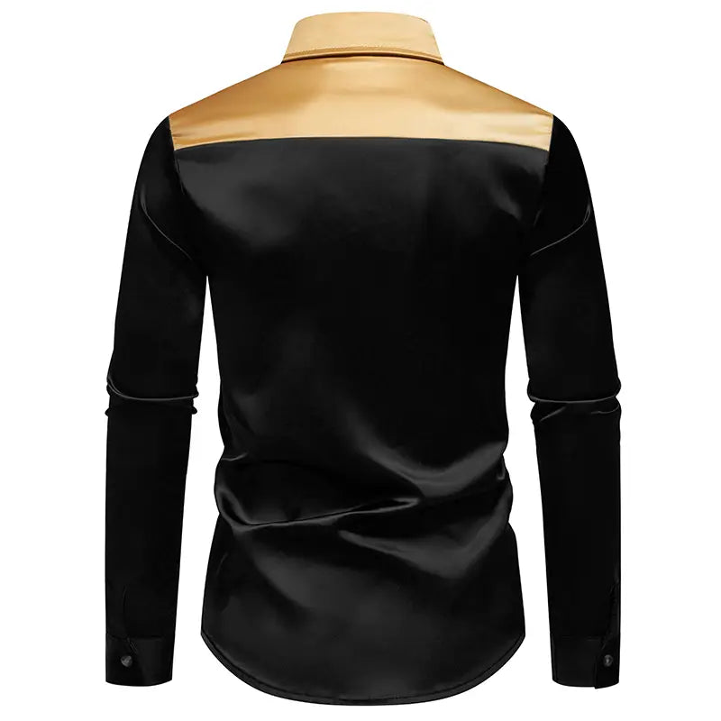 Herrenhemd mit goldfarbenem Besatz aus Satin mit einem Design aus schwarzem Satin mit langen Ärmeln, mit kontrastierendem goldfarbenem Satin-Kragen und Schulterpaneel.