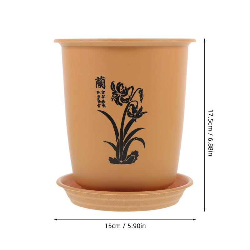 黒い花柄および書道風のデザインを施したタン色のプラスチック製ラン鉢。植物の育苗用鉢または苗用鉢として使用するための、マッチする受け皿付き。