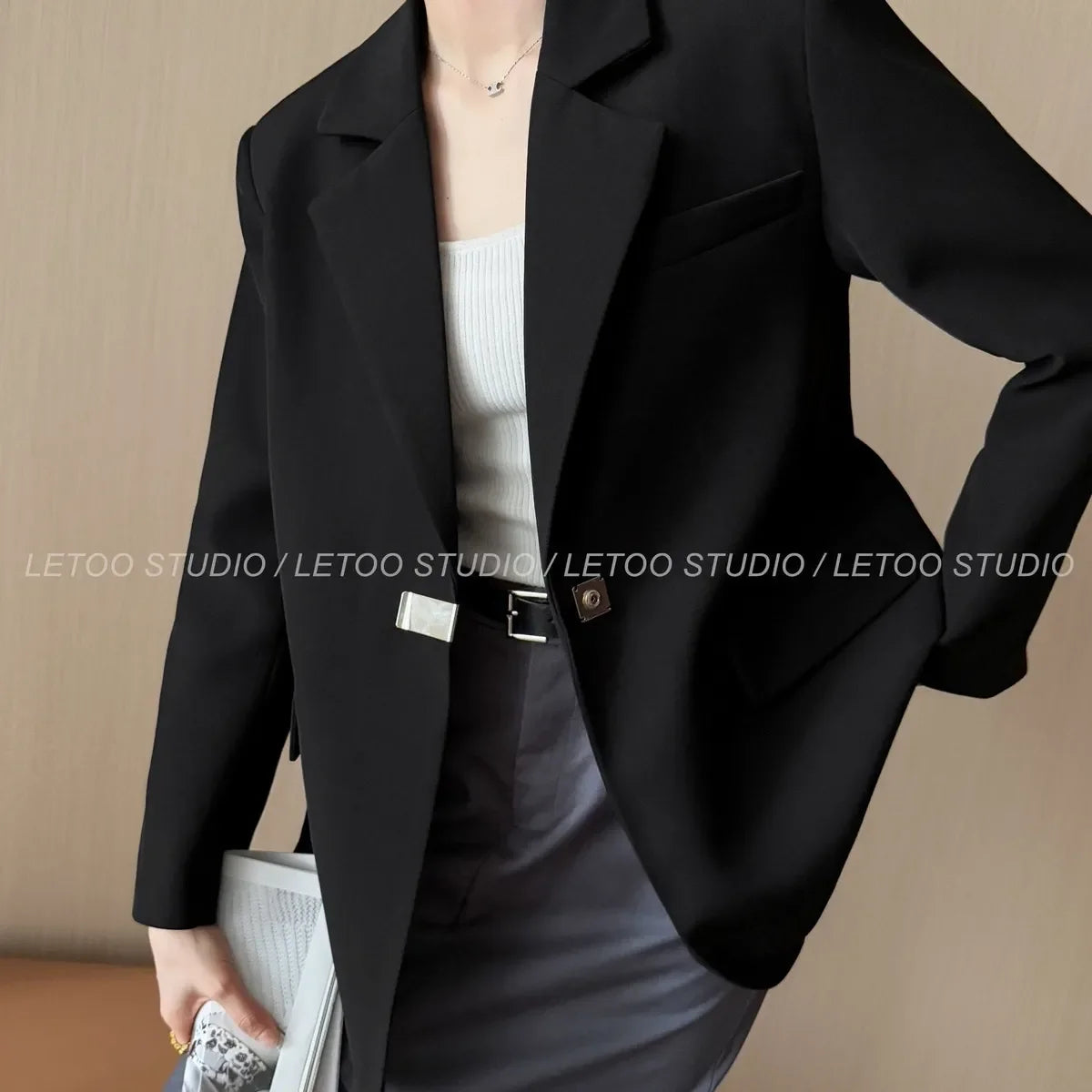 Black Blazer Women's Minimalist Design Long Sleeve Casual Office Blazer Solid Color Fashion Outerwear