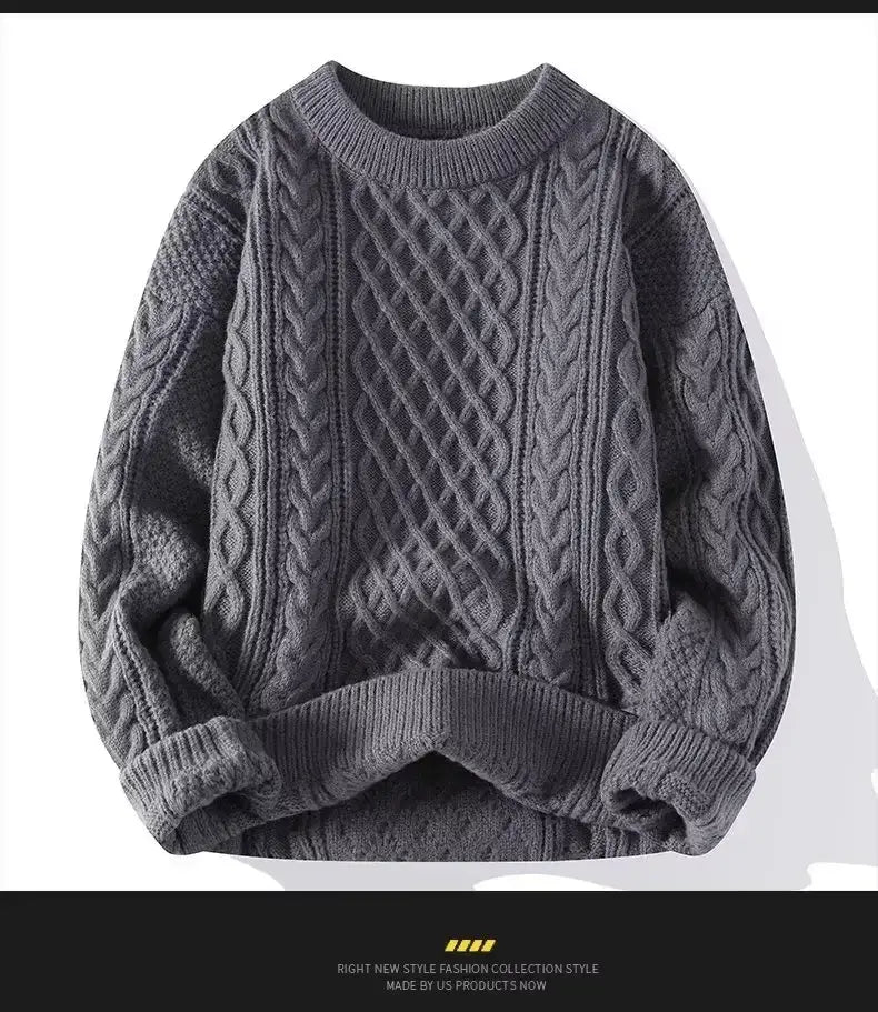 Herren-Cardigan-Lockenstrick-Sweater im lässigen Winterstil in dunklem Grau mit grobem Strickstoff und detaillierten Zopf- und Diamantmuster-Akzenten über die Vorderseite.