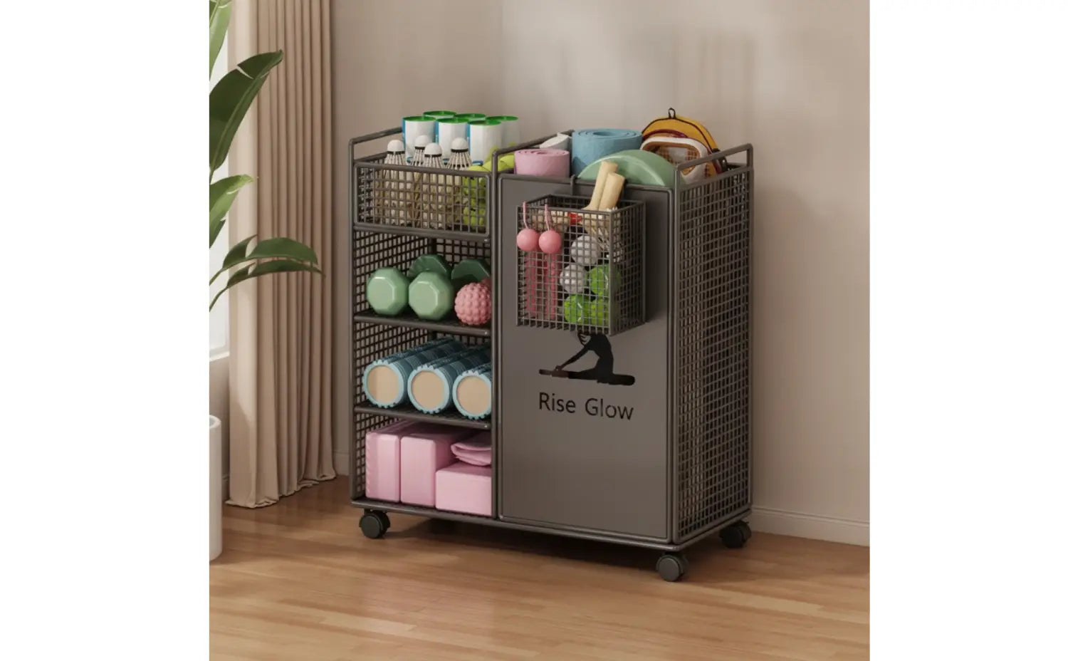 Chariot de rangement roulant pour équipements de fitness en métal gris, avec côtés en maille et roues, présentant une silhouette d’une personne en mouvement au-dessus du texte rise glow sur le panneau avant.