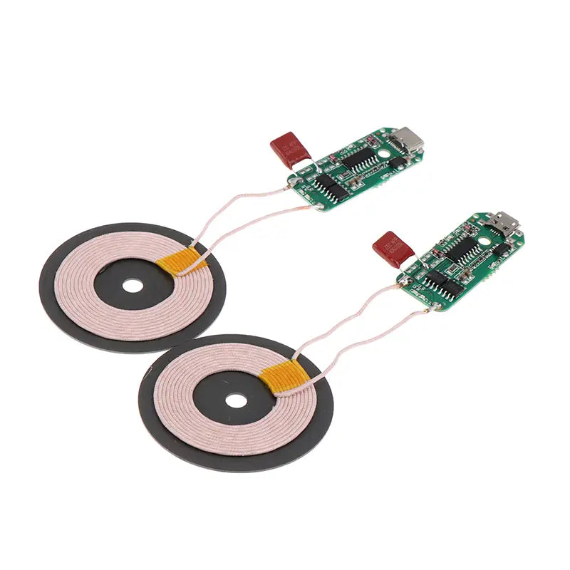 placa de circuito del módulo transmisor DIY de cargador inalámbrico con placas de circuito verdes y cable enrollado en rosa, diseñado para aplicaciones de carga inalámbrica.