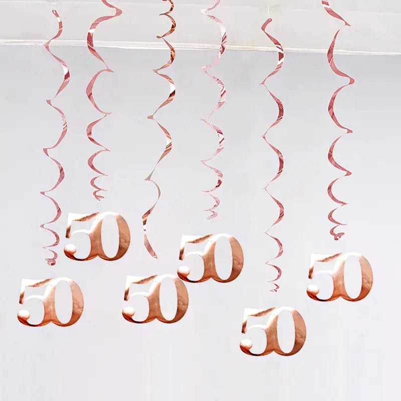 décorations d’anniversaire métalliques doré rosé avec le numéro 50 et des rubans torsadés en guirlandes pour des célébrations d’âges variés