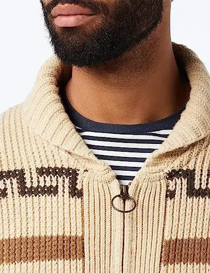 Hoodie zippé à rayures beige et marron en maille, avec col côtelé, présenté comme un pull-over cardigan vintage à fermeture éclair géométrique pour homme.