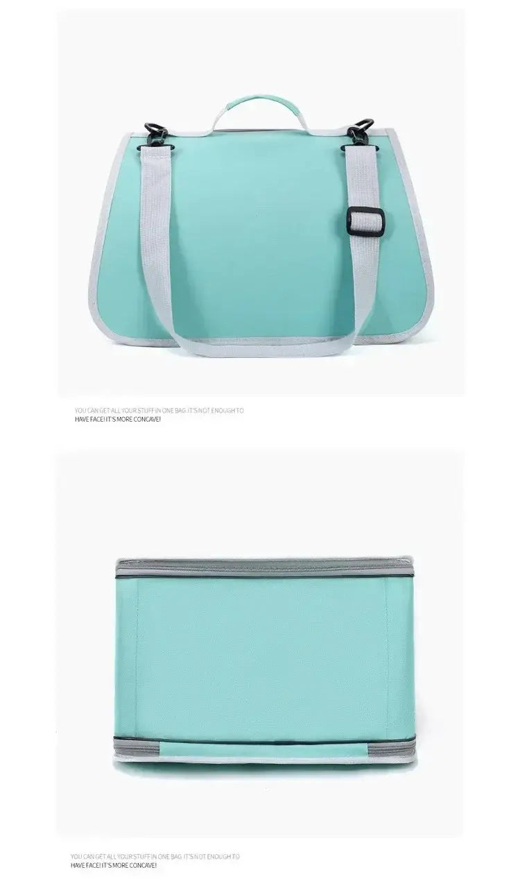 Sac bandoulière de transport pour animaux en maille respirante vert menthe, au design élégant, avec bordures grises et bretelles d’épaule réglables.