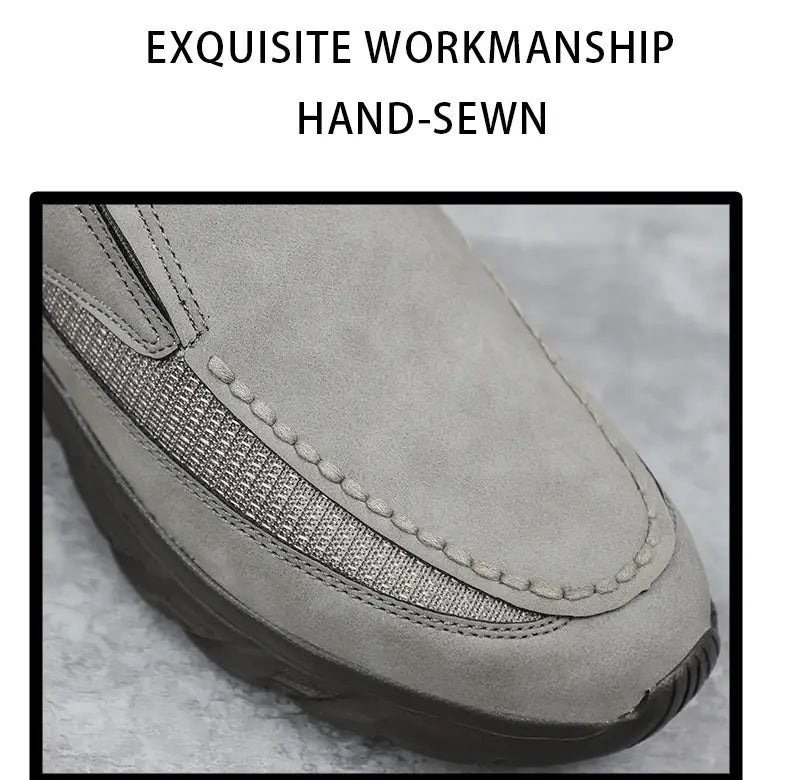 Herren-Lederschuhe im lässigen Stil mit Material aus grauem Wildleder, mit einem strukturierten Stoffelement und handgenähten Details.