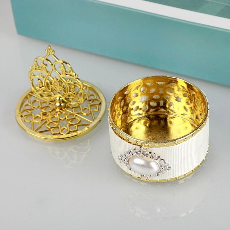 Elegant European Wedding Party Moon Baby Celebration Gold Wedding Candy Box Tower Bead Decorated Storage Box Packaging Sugar Box