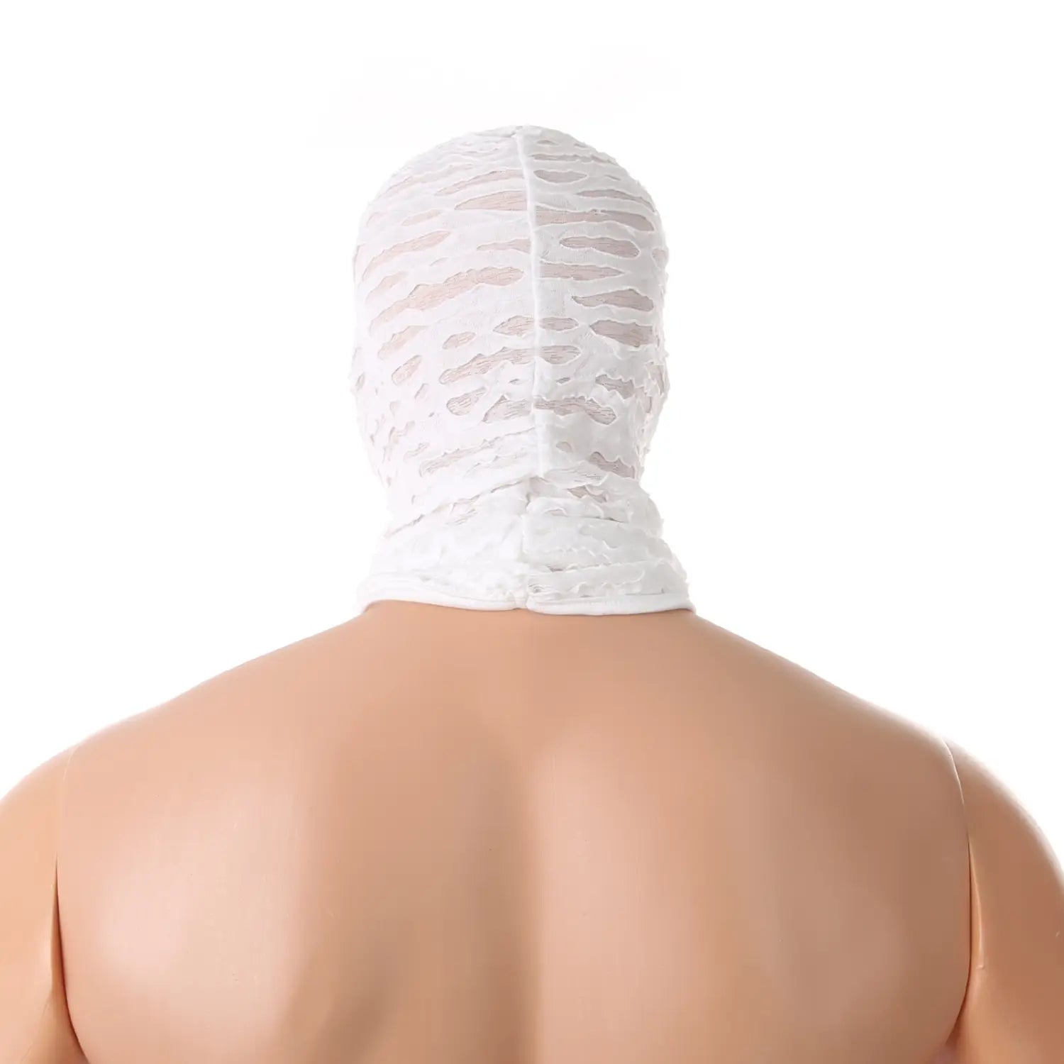 charlotte/bonnet à cagoule en tissu blanc texturé avec motif côtelé et tour de cou élastiqué, conçue comme une capuche en résille déchirée de style momie pour un cosplay d’Halloween.