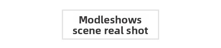 「modleshow scene real shot」という文字を薄い灰色の長方形の枠の中央に配置したミニマルな文字ラベル（多連のホワイトパールチョーカーネックレス用）。