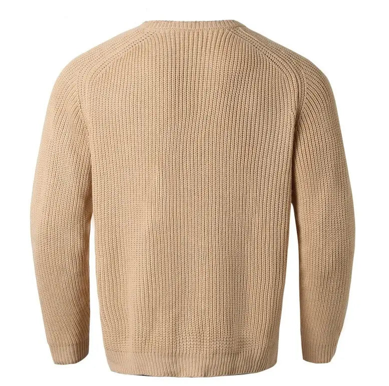 Beiger Chunky-Strickpullover für Herren mit gerippter Strickstruktur, langen Ärmeln und einem Crewneck, entworfen für einen lässigen Look.