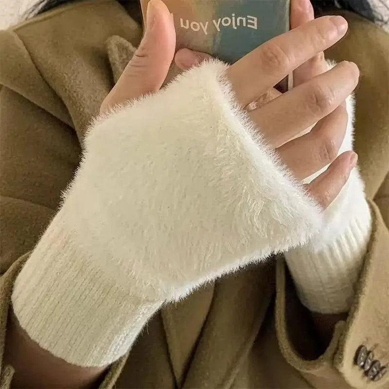 1Pair Warm And Cold-proof Half-finger Gloves For Women In Autumn And Winter, Versatile And Plush, Cute Office Half-finger Gloves