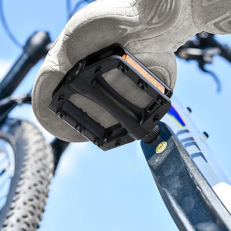 Cycling Accessories Road Mountain Bike Pedals Nylon PP Bicycle Pedals with Yellow Reflector