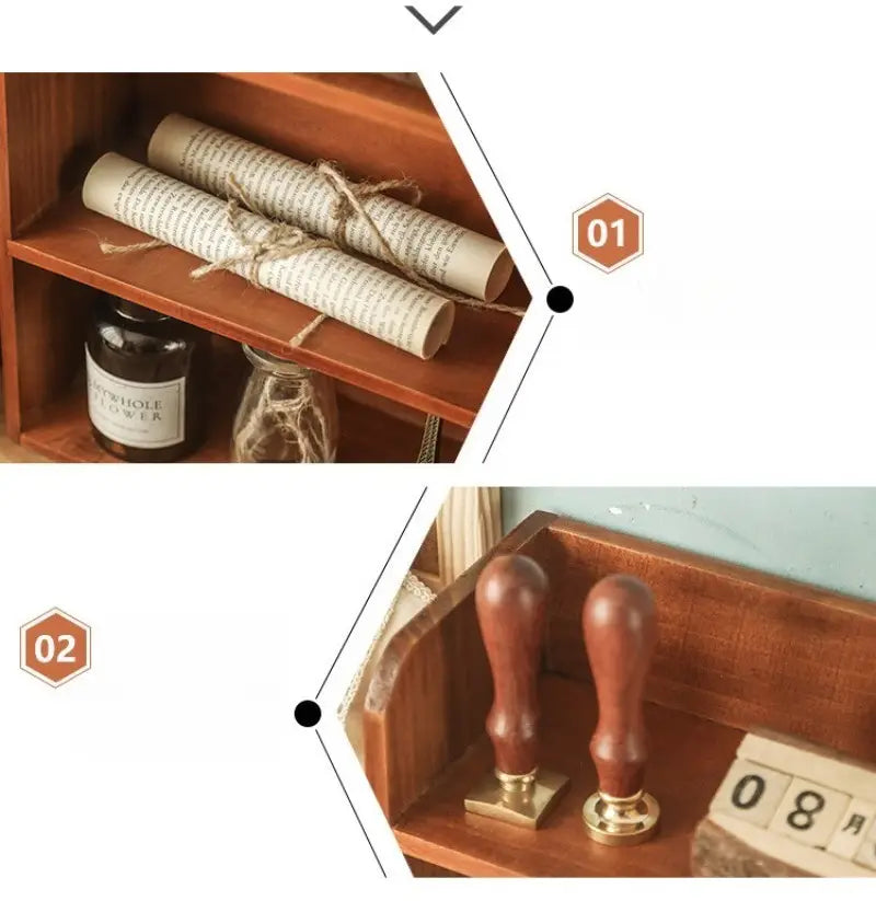 Dos mangos de sello de madera pulida con bases de latón, dispuestos de manera ordenada sobre una estantería organizadora y para guardar en un escritorio de madera rústica.
