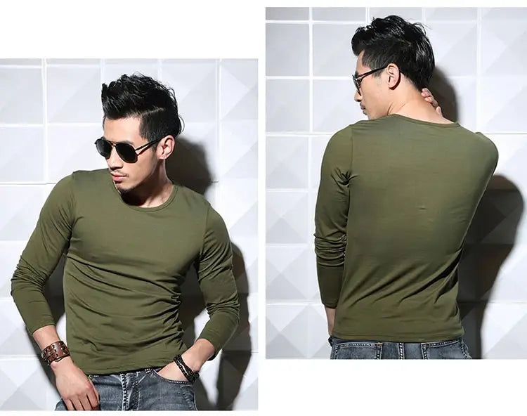 T-shirt blanc cassé long à manches pour homme, en coton, coupe slim, encolure en V.