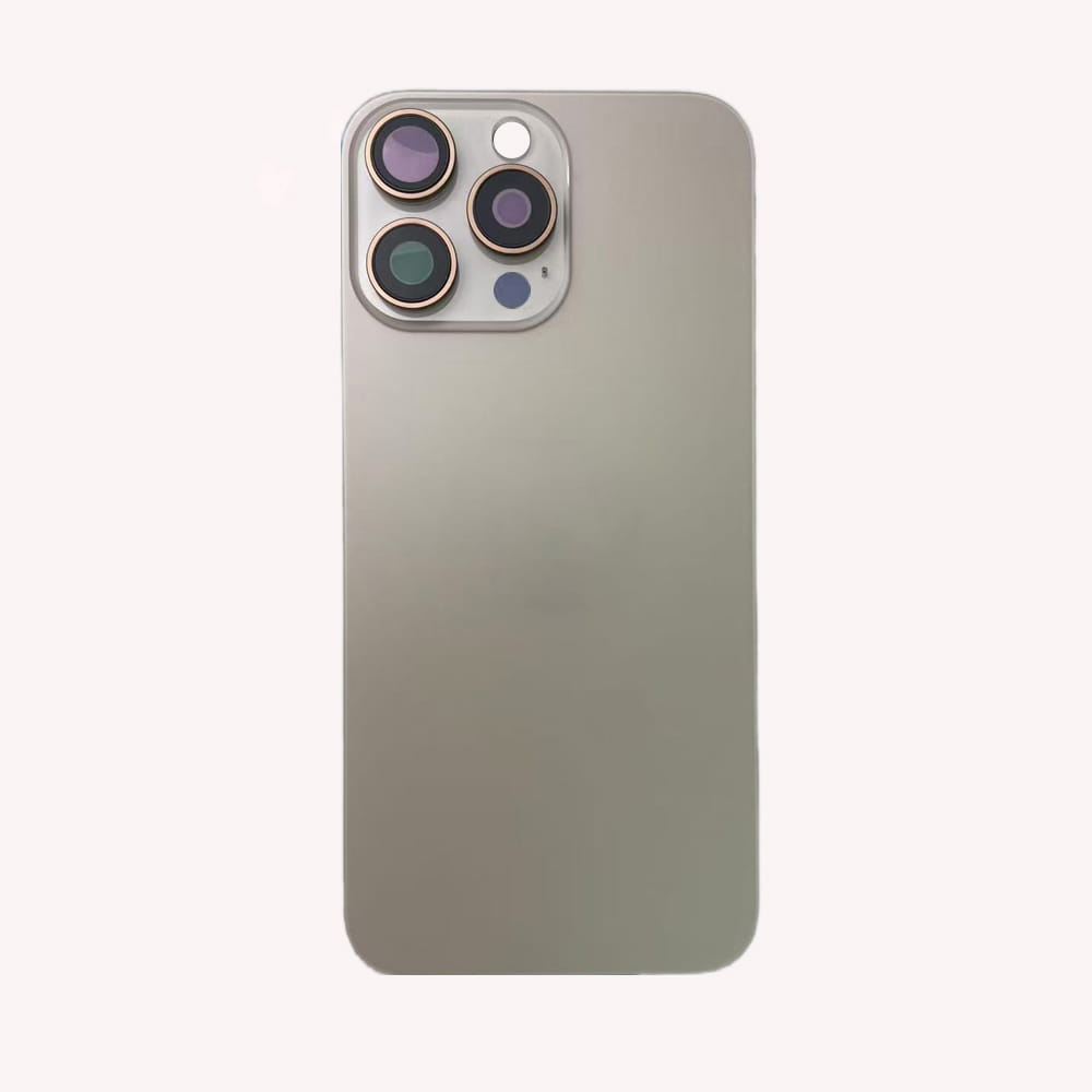 洗練されたマット仕上げのシルバーiPhone 16 Pro Max用交換用バックガラス。背面側の破損ガラスを交換するために設計されたトリプルレンズカメラレンズモジュールを備えています。
