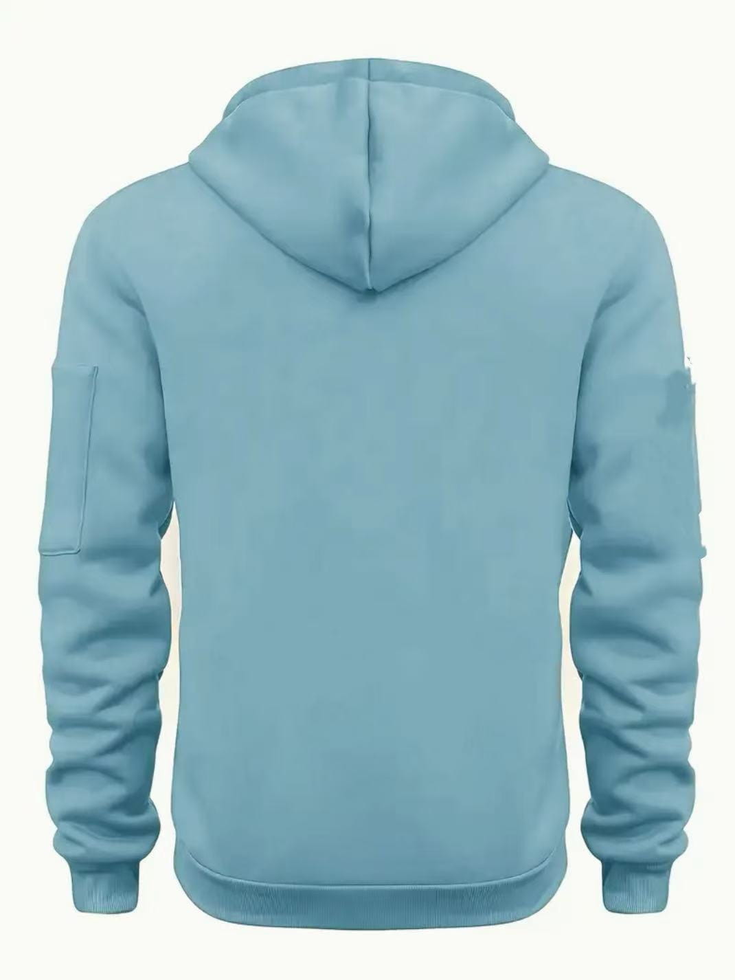 Sudadera tipo zip para hombre en azul claro, con puños y bajo de canalé, que presenta un acabado sutil de tela con textura para un uso informal en otoño e invierno.