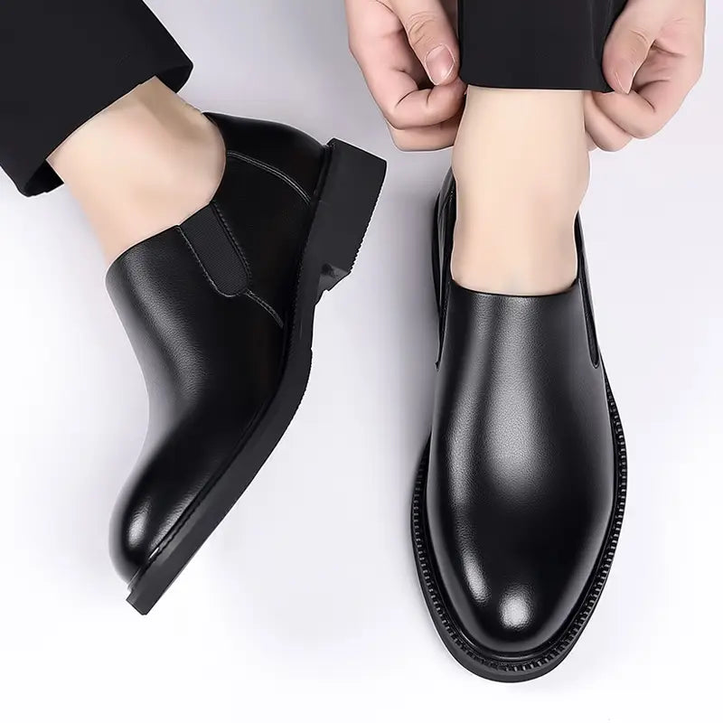 Bottes Chelsea à enfiler en cuir noir, finition polie et élégante, avec soufflets latéraux élastiques pour un enfilage facile pour le produit de chaussures habillées à enfiler en cuir pour hommes, marron.