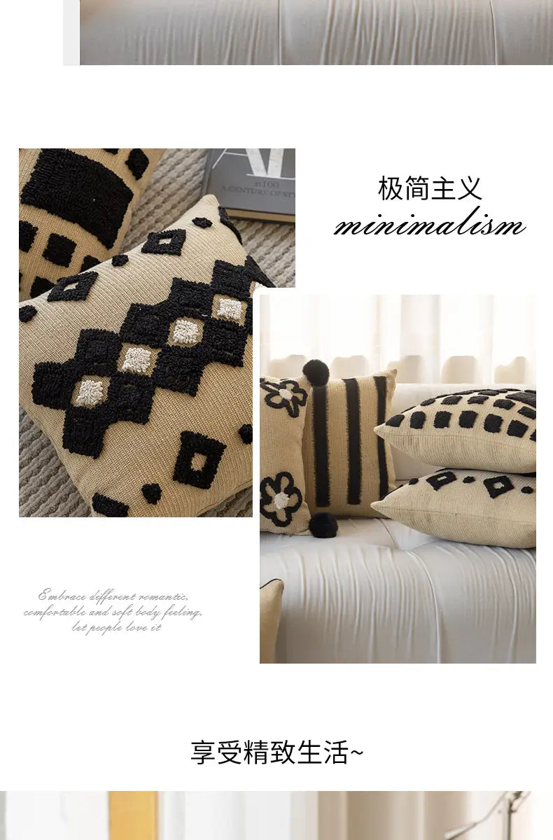 Housse de coussin bohème de couleur crème, avec des motifs de broderie géométrique noire, idéale pour la décoration du salon.