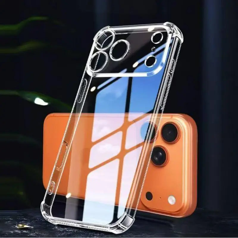 Rückseite eines iPhone 17 Pro Max Ultra Thin klaren TPU-Handyhüllenmodells mit verstärkten Kanten und präzisen Aussparungen für das Kameramodul