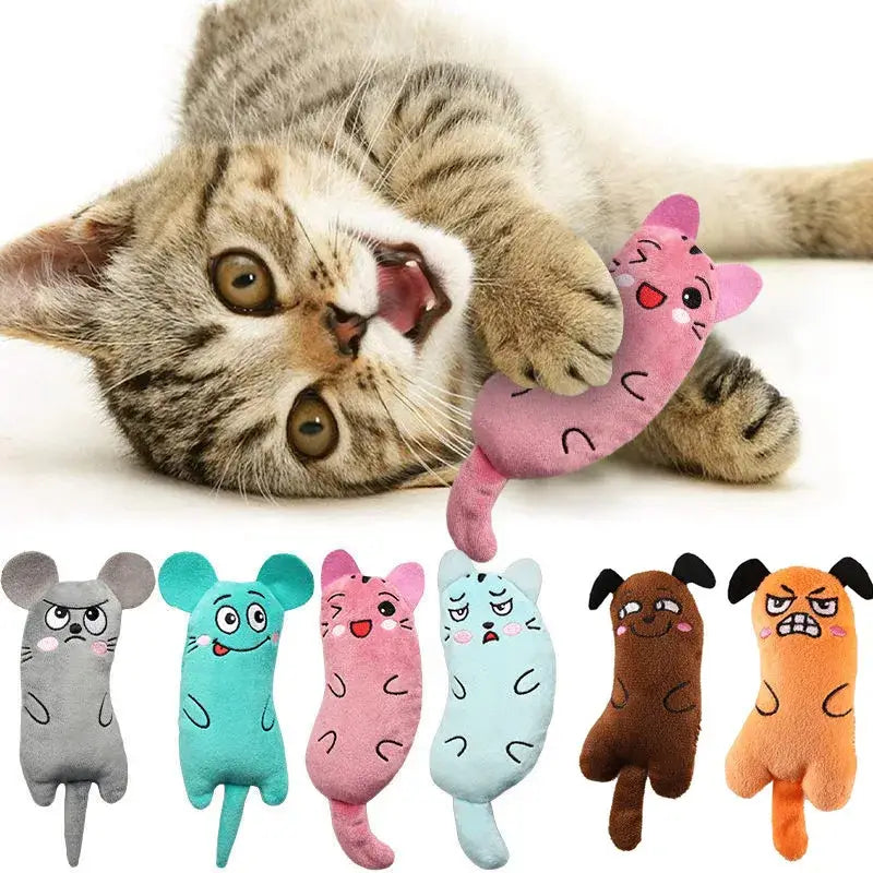 刺しゅうによる表情やしっぽの形状を備えたピンクのぬいぐるみネズミのおもちゃ。子猫の噛むためのインタラクティブなキャットニップおもちゃとして設計されています。