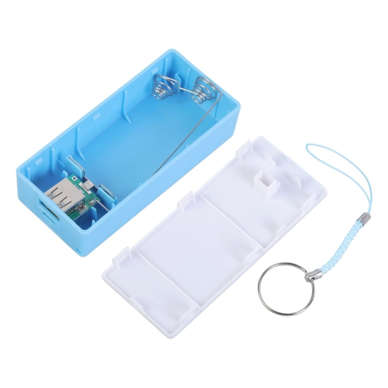 Banco de energía de plástico azul claro tipo bricolaje para batería 18650 con tapa blanca y accesorio de llavero para la carga portátil.