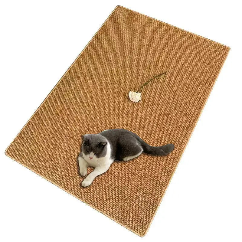 protecteur de meubles rectangulaire en sisal brun pour chat, surface tressée texturée et bords de couleur claire.