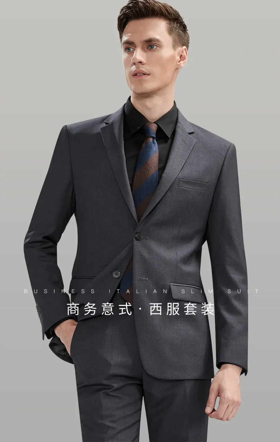 Costume italien slim-fit gris foncé, avec un type de fermeture boutonnée simple, un blazer ajusté et un pantalon assorti, adapté aux occasions formelles et professionnelles décontractées