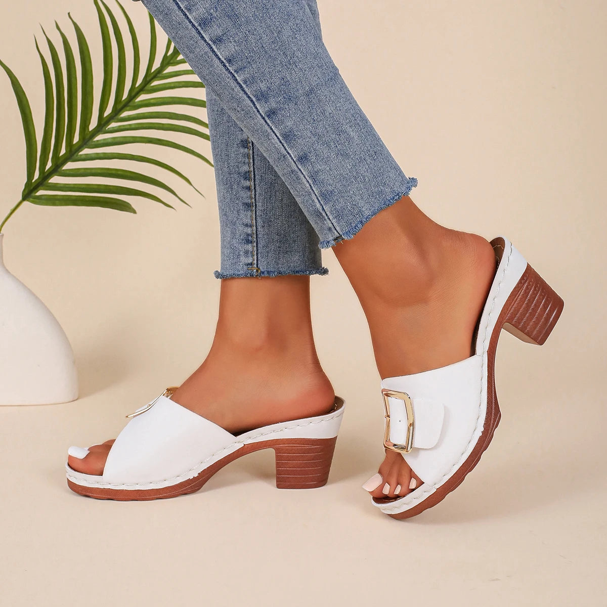 Women Sandals Summer New Fashion Soft Platform Shoes Ladies Chunky Heels Buckle Designer Slippers Outdoor High Heels Sandals