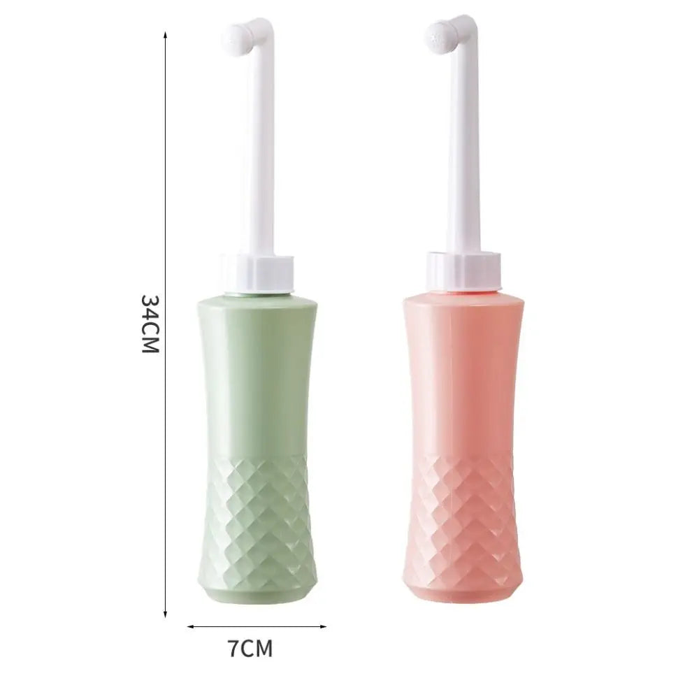 Essentials Easy Squeeze Mom Peri Bottle Portable Angled Nozzle Perineal Bottle Lightweight Female Wash Bottle Feminine Hygiene