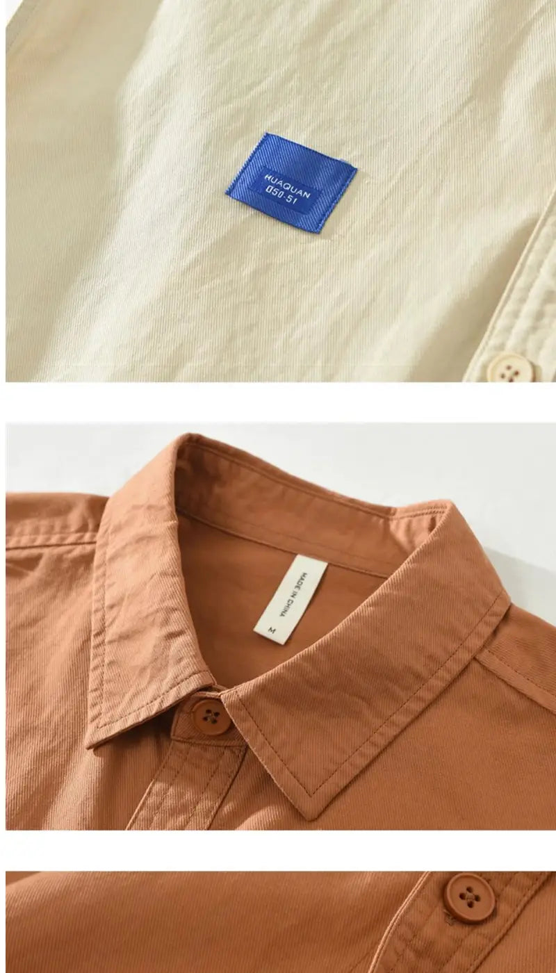 Camisa de vestir casual para hombre de algodón beige, de un solo color, de manga larga, con botones marrones y una etiqueta de marca azul.