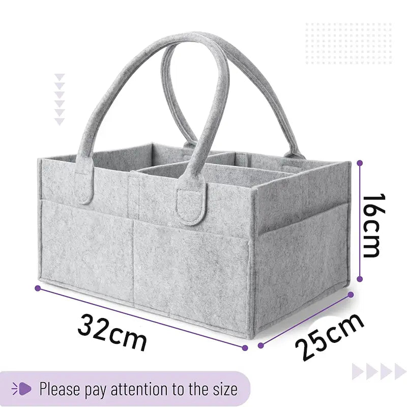 Graues Filz-Windelset-Organizer-Babystoragesystem mit zwei Griffen und mehreren Fächern zur geordneten Aufbewahrung von Babyessentials.