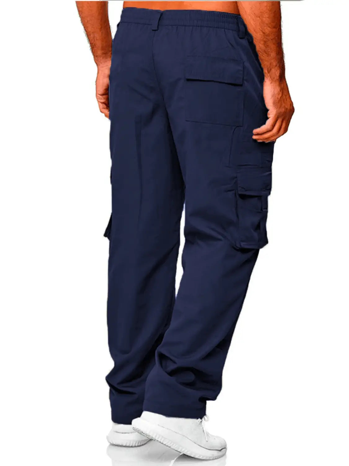 Herren-Cargo-Hose, leger, mit mehreren Taschen, in Marineblau, mit mehreren Taschen und einer entspannten Passform, entworfen für Komfort und Alltagstauglichkeit.