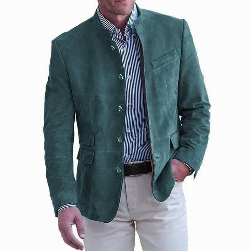 Ein dunkelgrüner Herren-Einreiher-Wildlederblazer mit Steh-Mandarin-Kragen und Knopfleiste.