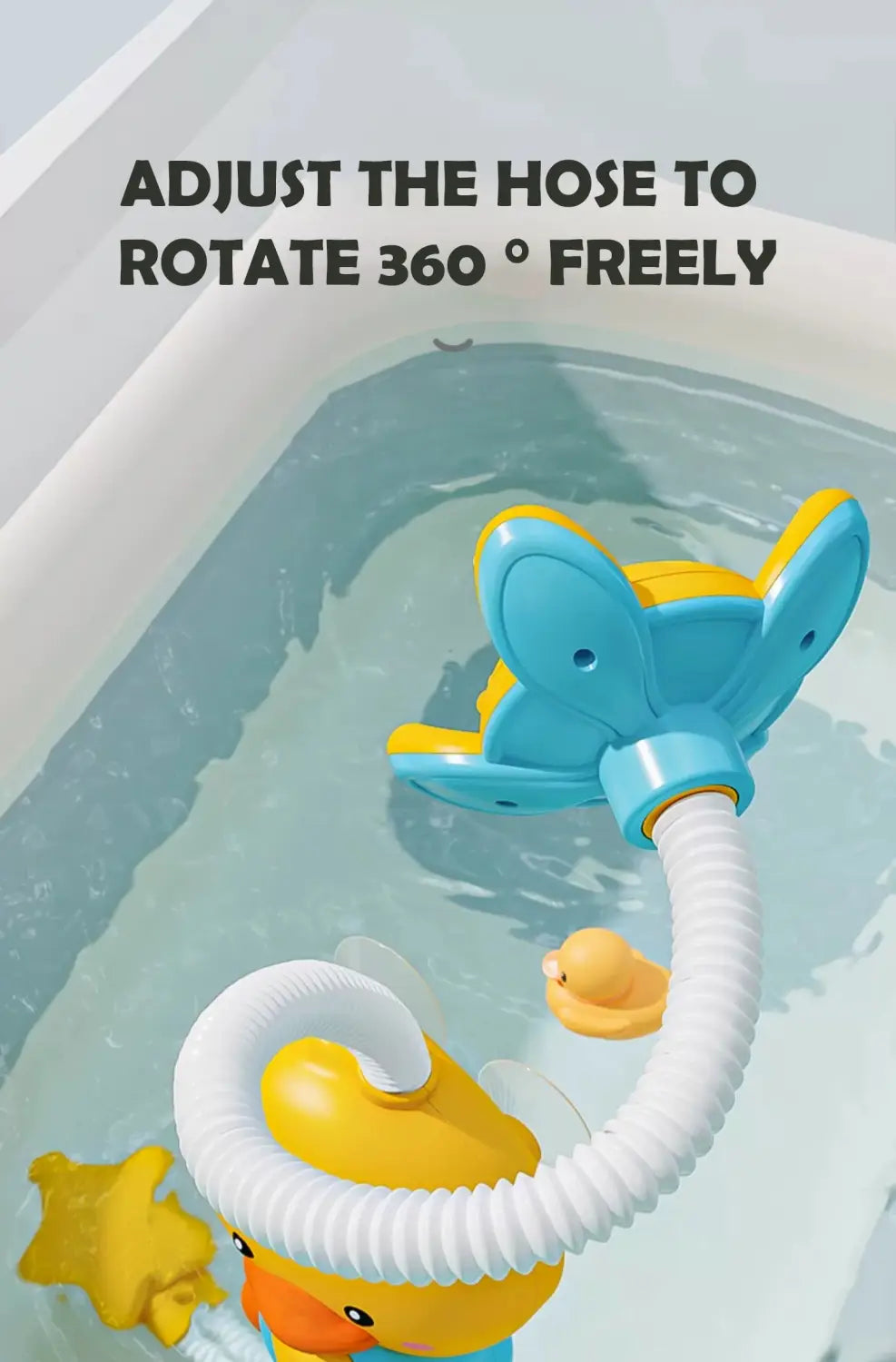 Jouet de bain électrique pour bébé en forme de papillon bleu et jaune, avec un flexible tuyau blanc pour une utilisation avec une sortie d’eau du robinet à jets.