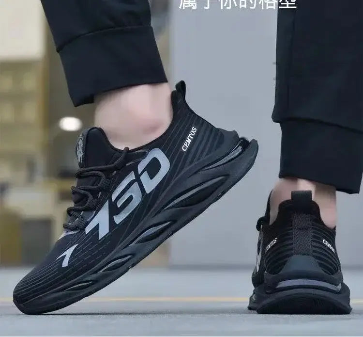 Chaussure décontractée à enfiler pour homme en noir, avec marquage 730 argenté audacieux et tige en mesh texturée respirante conçue pour la course.