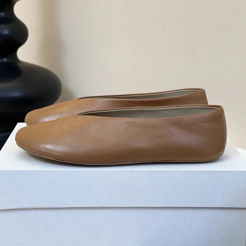 2025 Women's Genuine Leather Lazy Loafers Round Toe Shallow Mouth Flat Shoes Four Seasons Soft Sole Office Shoes Driving Shoes