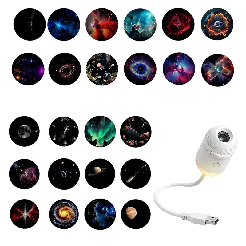 Weiße USB-betriebene Nachtlicht-Projektionseinheit mit strukturierter Grifffläche und beleuchteter Basis, ausgelegt zur Projektion von LED-Sternen-Licht und kosmischen Motiven für die Verwendung im Auto über USB.