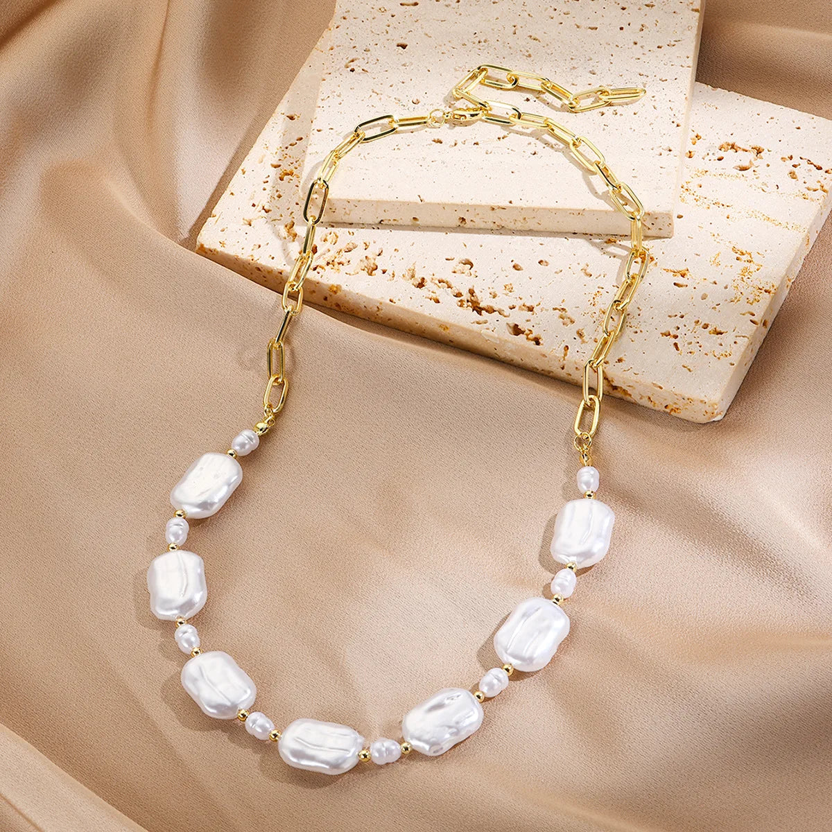 Baroque Pearl Women'S Necklace Bohemian Vintage Shell Pendant Fashion Jewelry Bead Chain Luxury Accessories