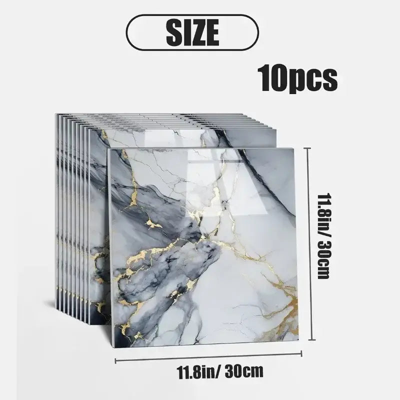 Juego de diez pegatinas cuadradas para azulejos con un elegante patrón de mármol gris y blanco acentuado con vetas doradas, con respaldo adhesivo a prueba de agua.