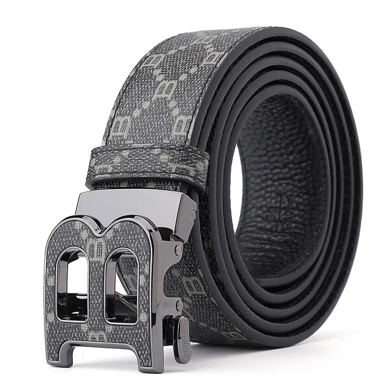 Ceinture en cuir noire automatique pour homme de marque, avec motif géométrique gris et blanc et une boucle automatique élégante à finition argentée pour un port décontracté de luxe.