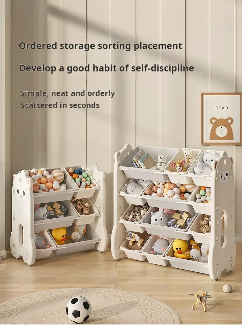Étagère de rangement pour jouets pour enfants en plastique blanc, avec un design de tête d’ours et plusieurs compartiments pour organiser les jouets.