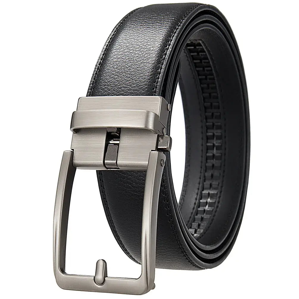 Ceinture à boucle automatique à déclenchement pour homme en cuir noir, avec une boucle automatique au fini argenté brossé et une conception adaptée au port à la taille.
