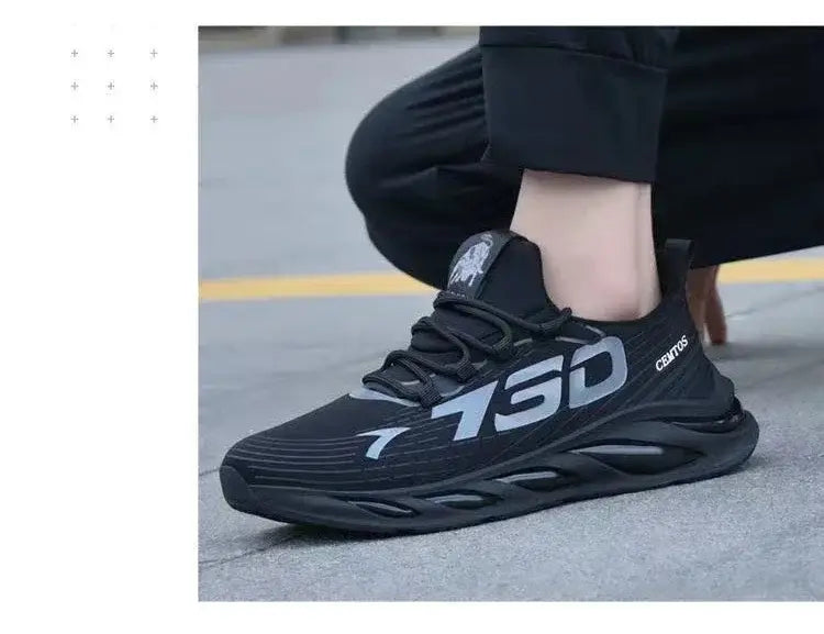 Chaussures de sport décontractées à enfiler pour hommes, respirantes pour la course, en noir, avec marquage 750 blanc audacieux et design de semelle superposée texturée.
