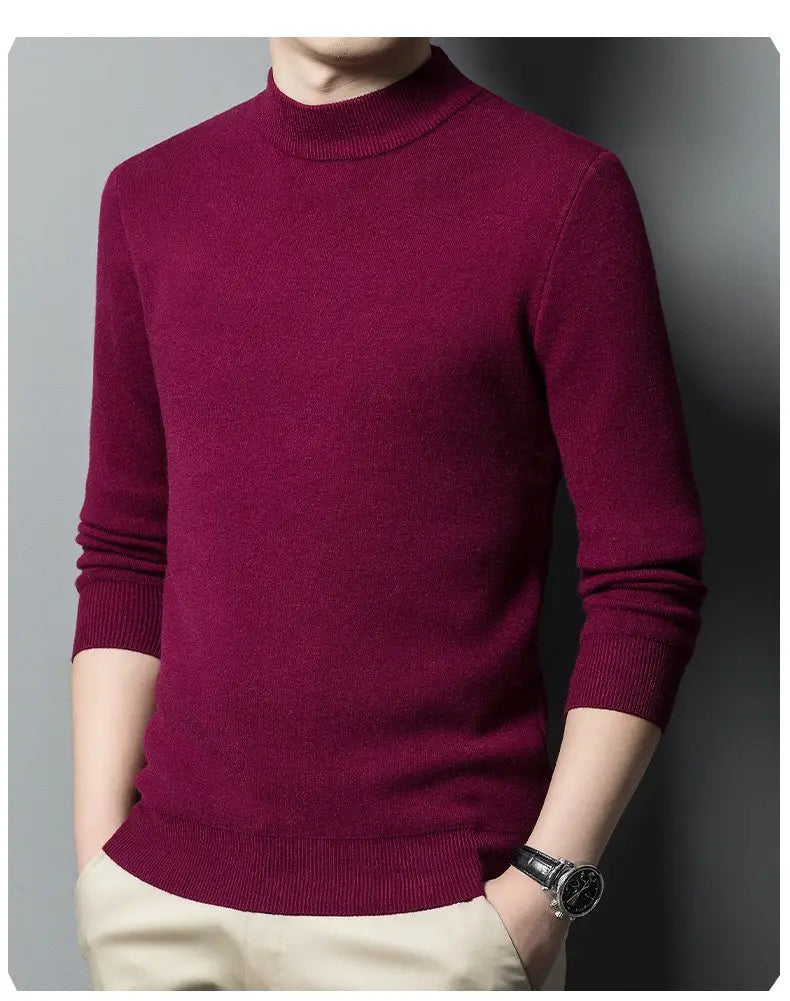 Ein kräftig weinroter Herren-Langarm-V-Ausschnitt-Strickpullover mit glatter Strickstruktur, gestaltet als lässiger Winterpullover.