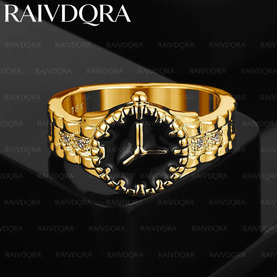 Anillo de zirconia negra con esmalte de oro para mujer, con una banda de oro con tono de 18 quilates, un llamativo centro de esmalte negro, un diseño intrincado con pinchos y detalles de diamante en los laterales.