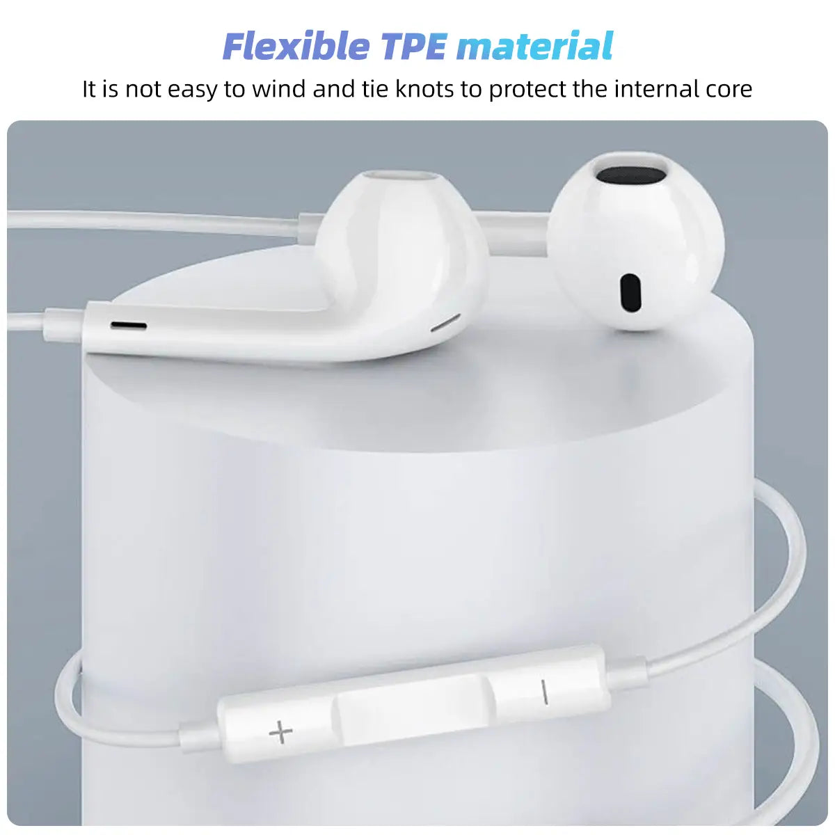 Weiße USB-C-kabelgebundene In-Ear-Kopfhörer aus flexiblem TPE-Material mit elegantem Design und Inline-Fernbedienung mit Lautstärketasten und Mikrofon.