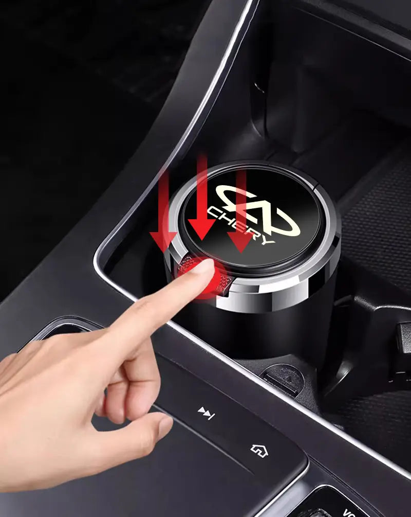 Cendrier de voiture lumineux Chery LED noir et argent, avec un design de support circulaire de gobelet lumineux pour un usage dans le véhicule.