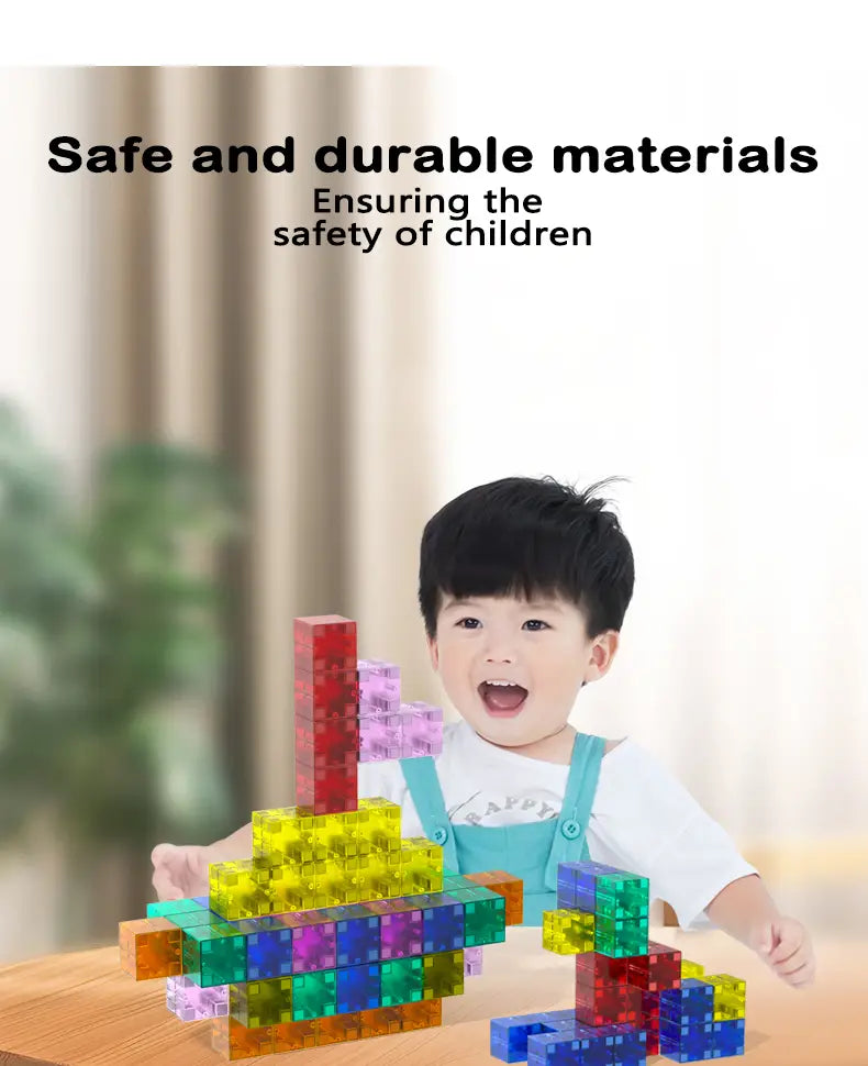Des blocs de construction magnétiques en plastique translucide coloré agencés dans une structure ludique pour des jouets éducatifs STEM.