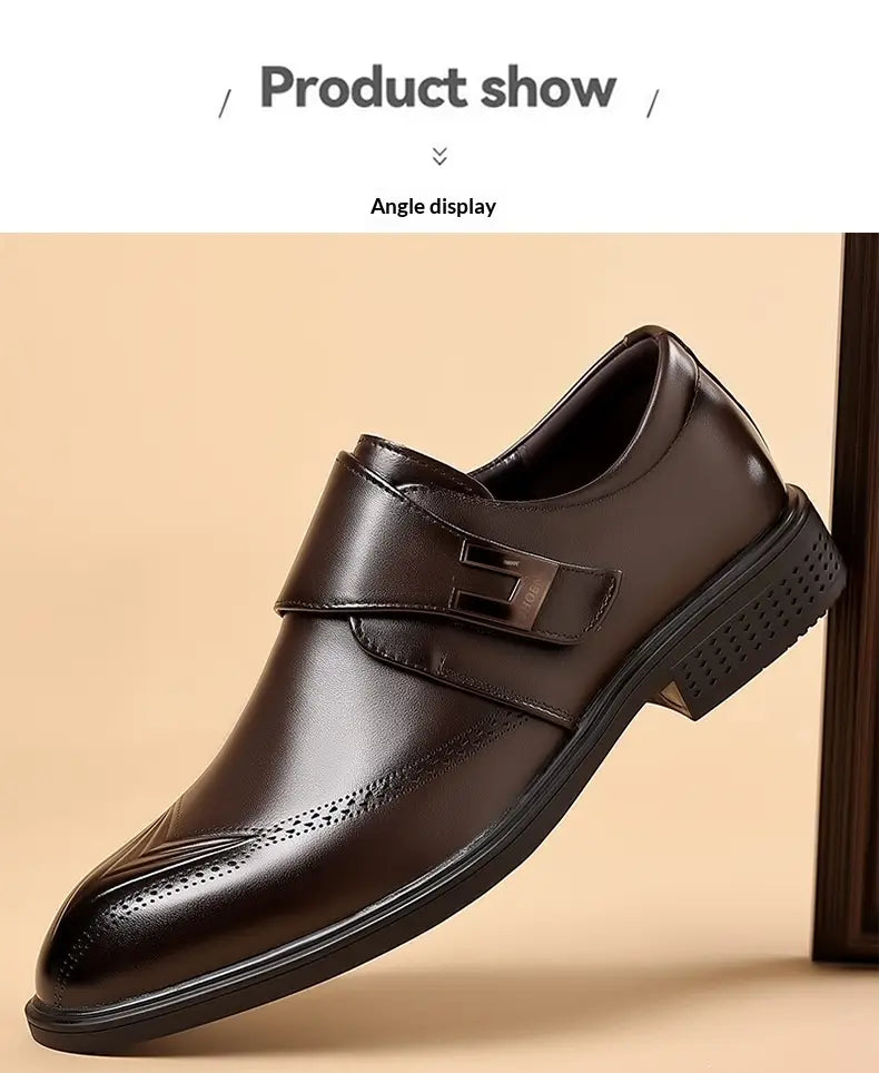 Vollnarbenleder-Brogue-Kleideschuh in Dunkelbraun mit eleganter polierter Oberfläche und dezenter Pfeifenschnürung an der Zehenpartie.