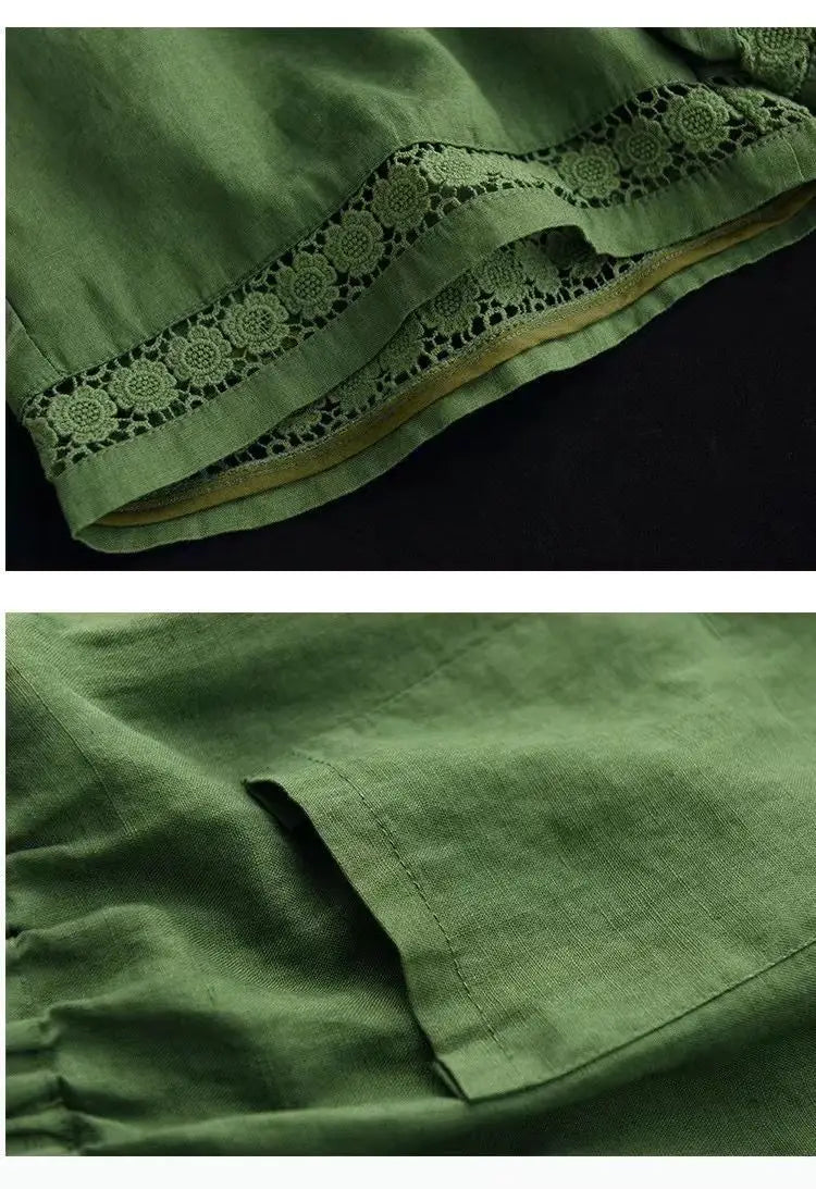olivgrüne Baumwoll-Leinen-Hosen mit geradem Schnitt und Schnürung, mit zueinander passender zarter Spitzenverzierung am Saum und einem dezenten Detail am Taschenbereich.